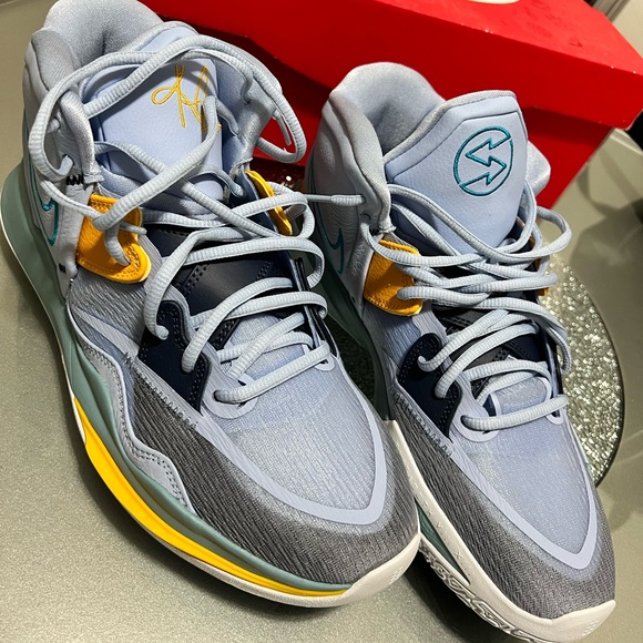 Nike Mens Kyrie 8 Infinity DC9134 501 Future Past - Picture 1 of 7